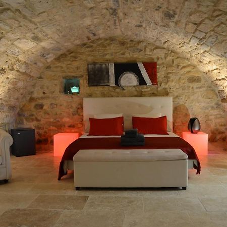 Chambre D'Hote Romantique Avec Spa Privatif Domaine Les Nuits Envoutees - Vezenobres Exterior foto