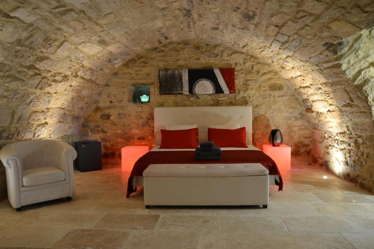 Chambre D'Hote Romantique Avec Spa Privatif Domaine Les Nuits Envoutees - Vezenobres Exterior foto