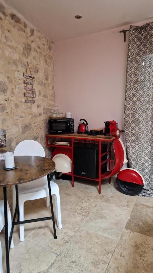 Chambre D'Hote Romantique Avec Spa Privatif Domaine Les Nuits Envoutees - Vezenobres Exterior foto
